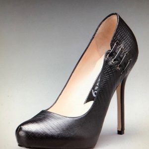 Boutique 9 Belisama Embossed Leather Pump